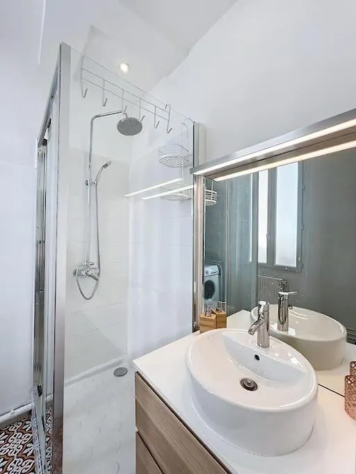 Appartement Cours Julien - Central & Climatisation - Les Freres De La Loc' Marseille 0*,  France